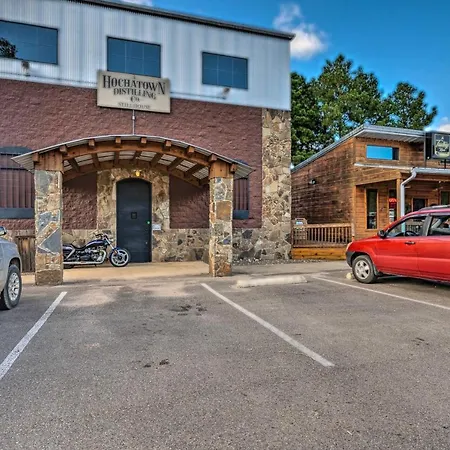 Romantic Broken Bow Cabin With Jacuzzi And Fire Pit!